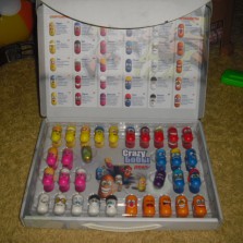 Игрушки-,бобы,бакуганы,карточки коллекционные,рыбалочка сухая