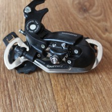 Переключатель скоростей Shimano крюк, болт (в ассортименте)