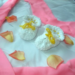 Пинетки вязаные белые для новорожденного