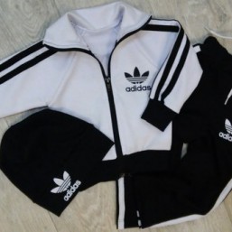 Костюм спортивный Адидас