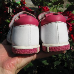 В наличии босоножки для девочки и мальчика кожа 21р, 24р,27,28 р 