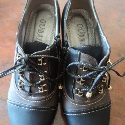 Новые женские туфли на танкетке