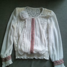 блузка Польша тесьма пришита руками на утренник