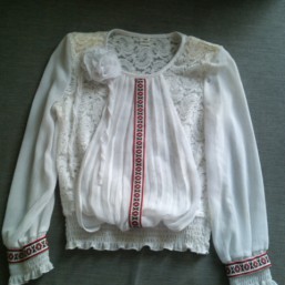 блузка Польша тесьма пришита руками на утренник