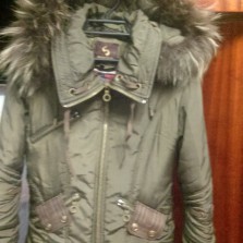 Продаю куртку на девочку