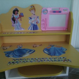 Продаю детские парты