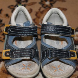 детские сандали 22 размер в отличном состоянии