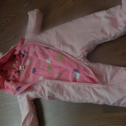 продам фирменный осенний комбинезон