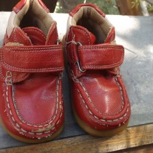 продаю детские мокасины