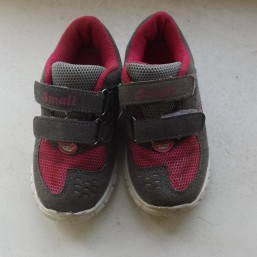 Детские кроссовки, р.23