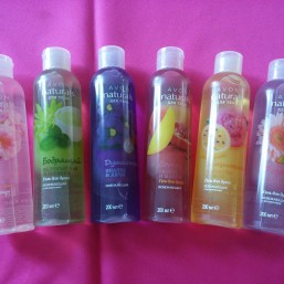 Гели для душа Avon
