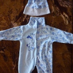 Хороший костюмчик с шапочкой