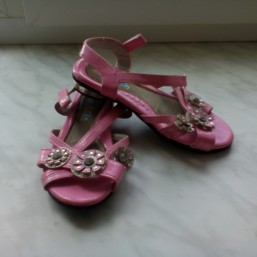 Босоножки для девочки