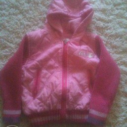 Куртка с вязанными рукавами