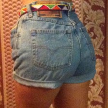 Модные высокие шорты 