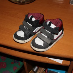 Детские ботиночки на мальчика бренд ZARA, демисезонные