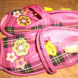 Тапочки для садика и дома - размеры 22-24.