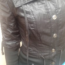 Суперская куртка-ветровка для девочки-девушки.