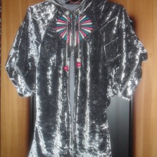 серебристая кофта с капюшоном 46-48р.