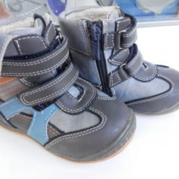 Продаю б/у осень - обувь