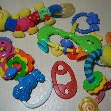 фирменные погремушки chiccco, fisher-price, canpol