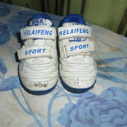 Детские кросовки  25 р.