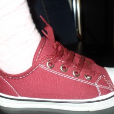 продаются кеды для девочки