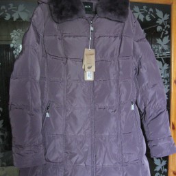 Пуховик Vlasta новый , с натуральным мехом на пуху