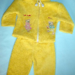 Костюмчик махровый желтенький на 3-6 мес.