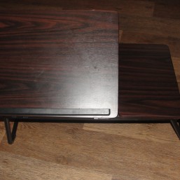 раскладной стол под компьютер (ноутбук) размеры: 60/34/23 cm.