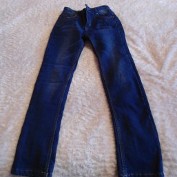 ДЖИНСЫ НА УТИПЛИТИЛЕ 