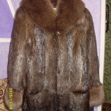 ШУБА из меха НУТРИИ очень красивая фабричная натуральная с песцовым ворот.