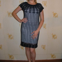 Нарядное ажурное вязаное платье 