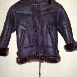 Продам детскую дубленку натуральную