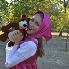 Машенька на детский праздник