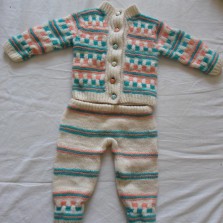 Вязаный костюмчик