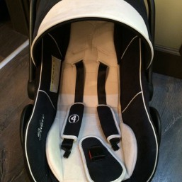 Продаю автокресло