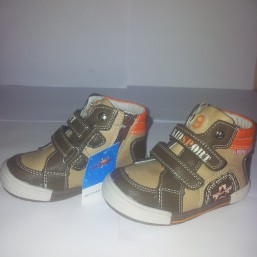 Демисезонные ботиночки на мальчика 21-26 р.