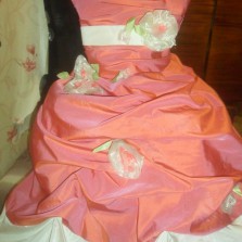 Нарядное платье на девочку 8-10 лет.