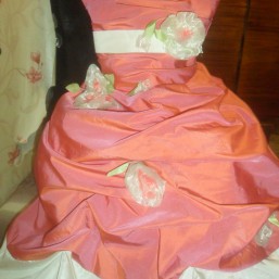 Нарядное платье на девочку 8-10 лет.