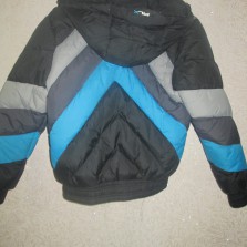 Продаю курточку на мальчика 12-13 лет.