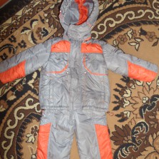 Продам демисезонный костюм