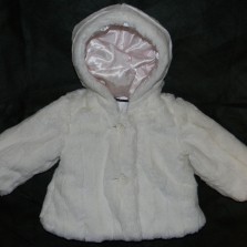 Шубка белая искусственная на манюню 3-6 мес.