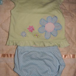 Два комплекта футболка трусики little by little на 6-9 месяцев