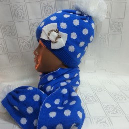 Шапка и шарф в горошек