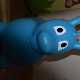 резиновый дракошка