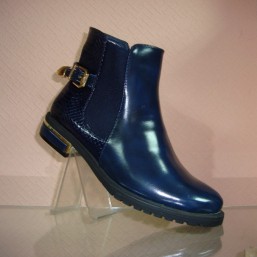 Синие лаковые ботинки - модная весна 2016!