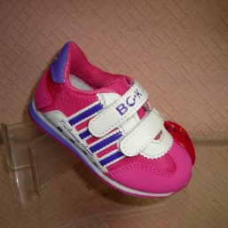 Детские кроссовки для девочки