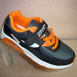 Удобные кроссовки для мальчика