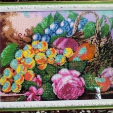 Картина"Фрукты в корзине", вышита чешским бисером.